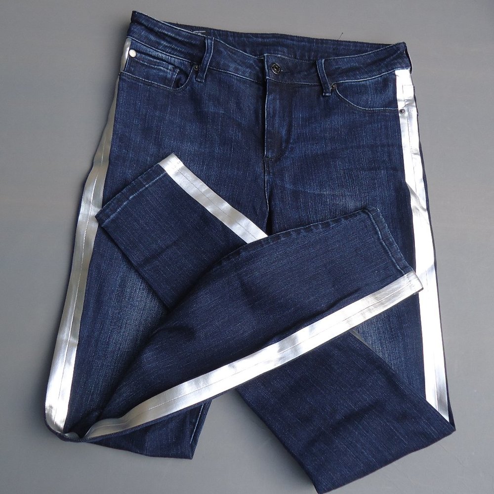 SIZE 29. A/X Armani Exchange super skinny Jambe super jeans.